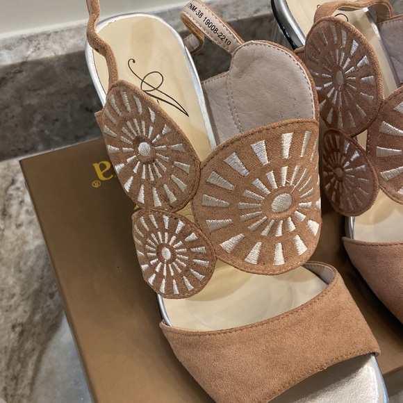 NWT NIB Azura by Spring Step Embroidery Tan Multi Lucite Heeled Sandals Size 38 - Picture 5 of 15